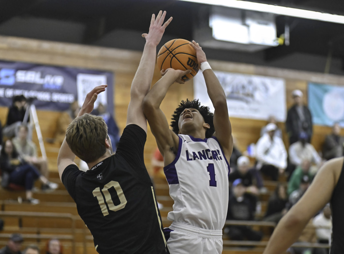 Archbishop Mitty vs Carlsbad Torrey Pines Holiday Classic December 29, 2023 Photo-Justin Fine71